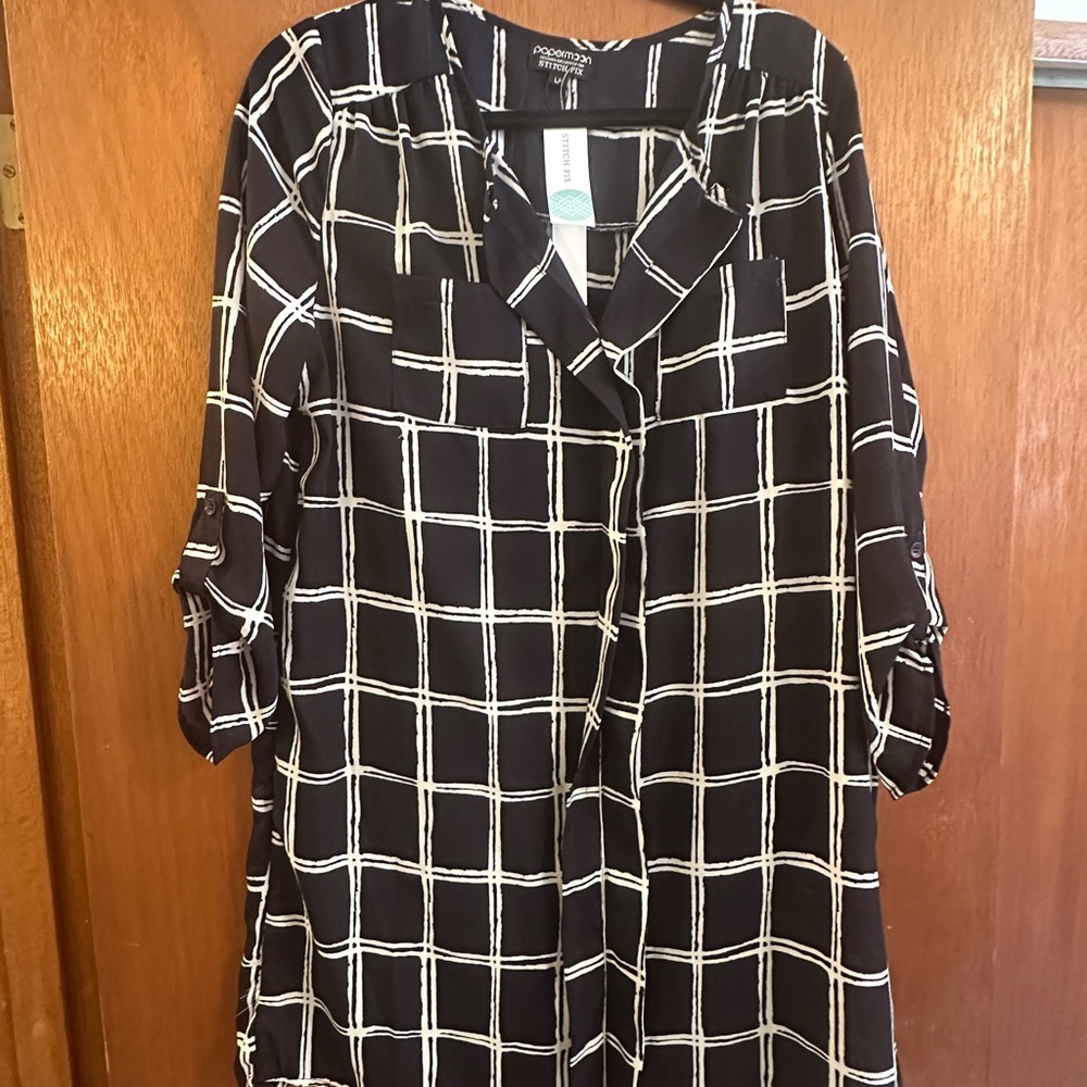 NWT Navy and White Checkered Dress. Petite L.